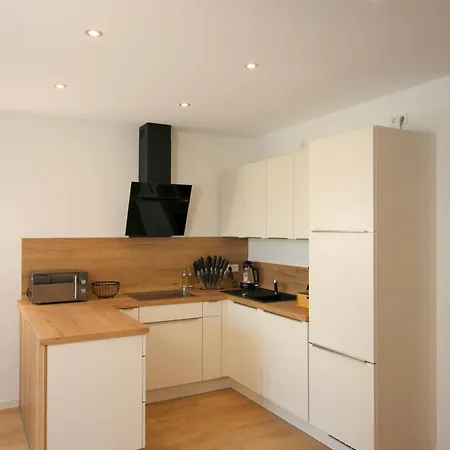 Ada4, Apartment Mit Kueche, Badewanne, Balkon, Terrasse, Parkplatz Am Haus, Ruhig Gelegen Kulmbach Exterior foto
