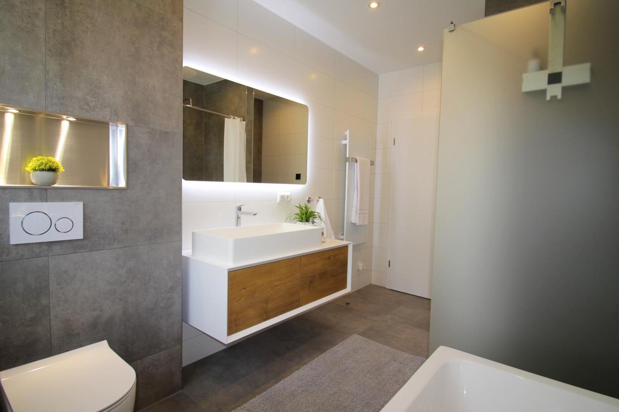 Ada4, Mit Kueche, Badewanne, Balkon, Terrasse, Parkplatz Am Haus, Ruhig Gelegen