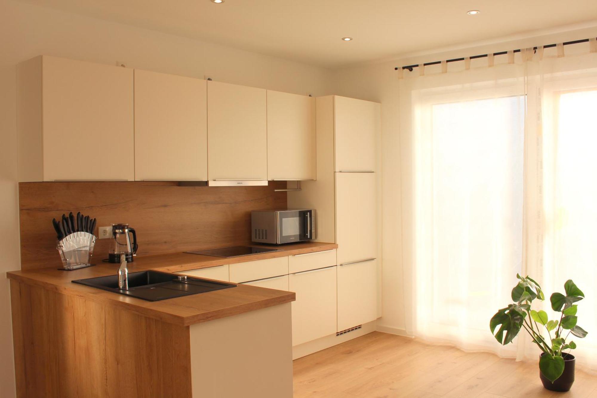 Ada4, Mit Kueche, Badewanne, Balkon, Terrasse, Parkplatz Am Haus, Ruhig Gelegen *