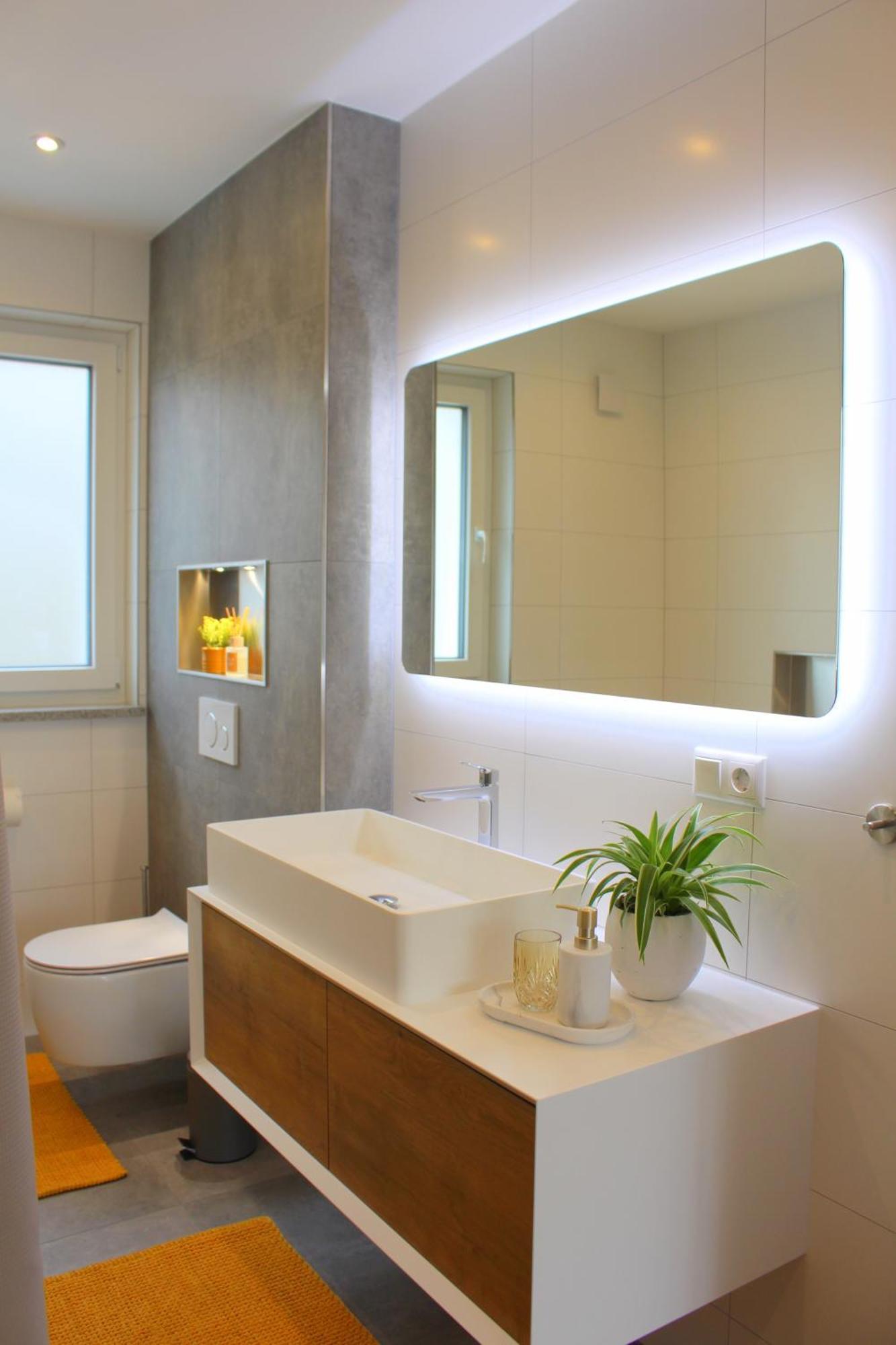 Ada4, Mit Kueche, Badewanne, Balkon, Terrasse, Parkplatz Am Haus, Ruhig Gelegen *
