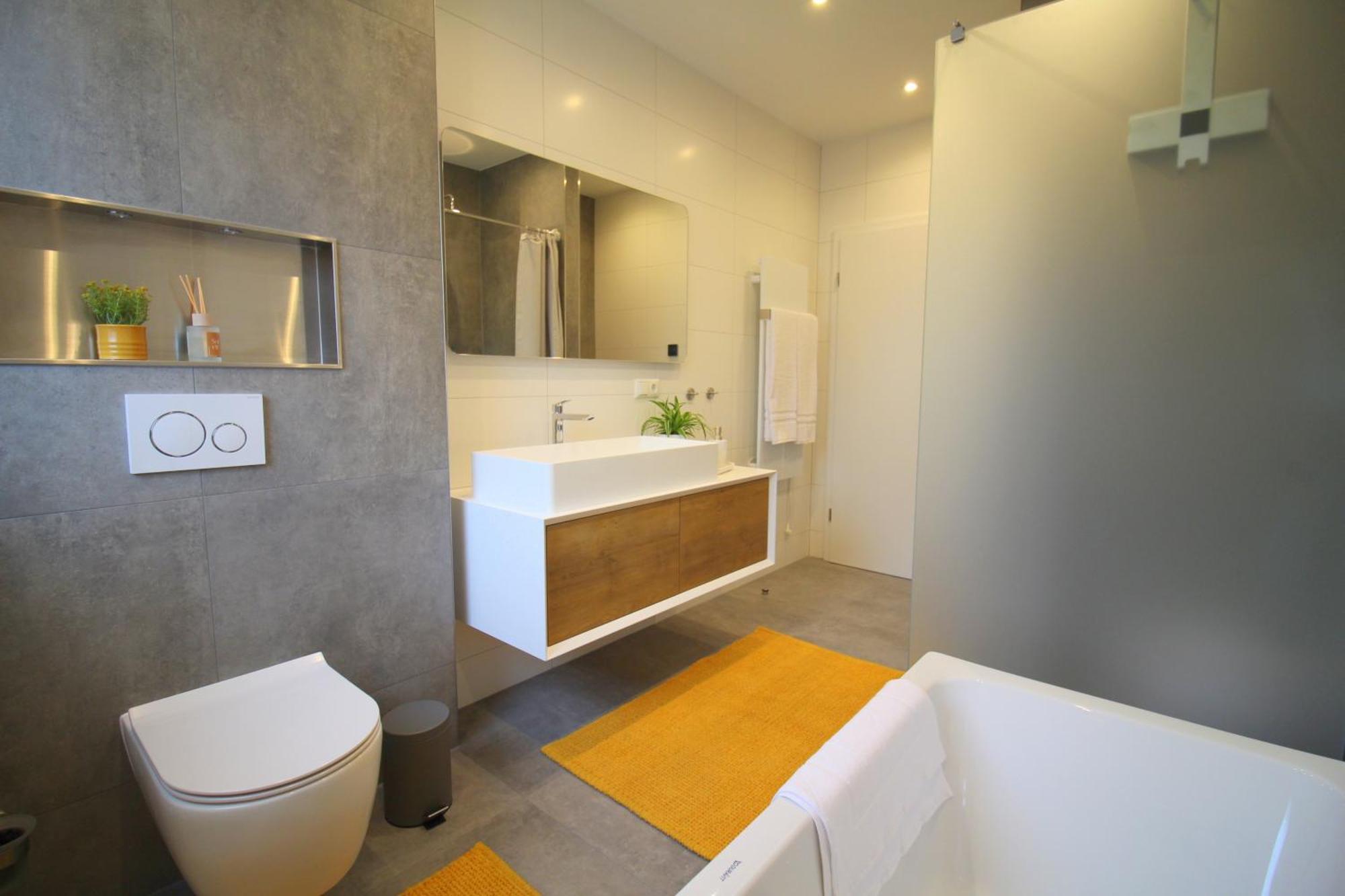Ada4, Mit Kueche, Badewanne, Balkon, Terrasse, Parkplatz Am Haus, Ruhig Gelegen Kulmbach